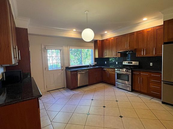 4th image of 1357 San Bruno Ave