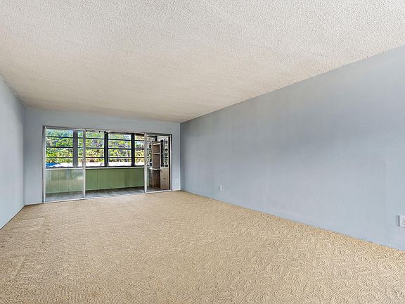 4th image of 1212 NE 14th Ct APT M3
