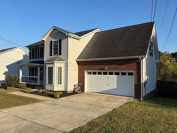4th image of 980 Garfield Way