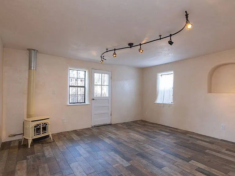 728 Montez Pl — Photo 3