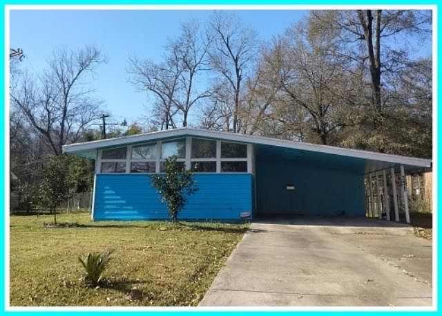 1st image of 3475 Redwood Dr
