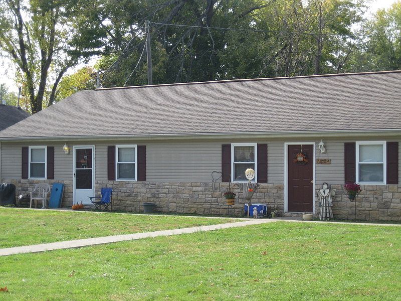 1st image of 92 Parkwood Ave