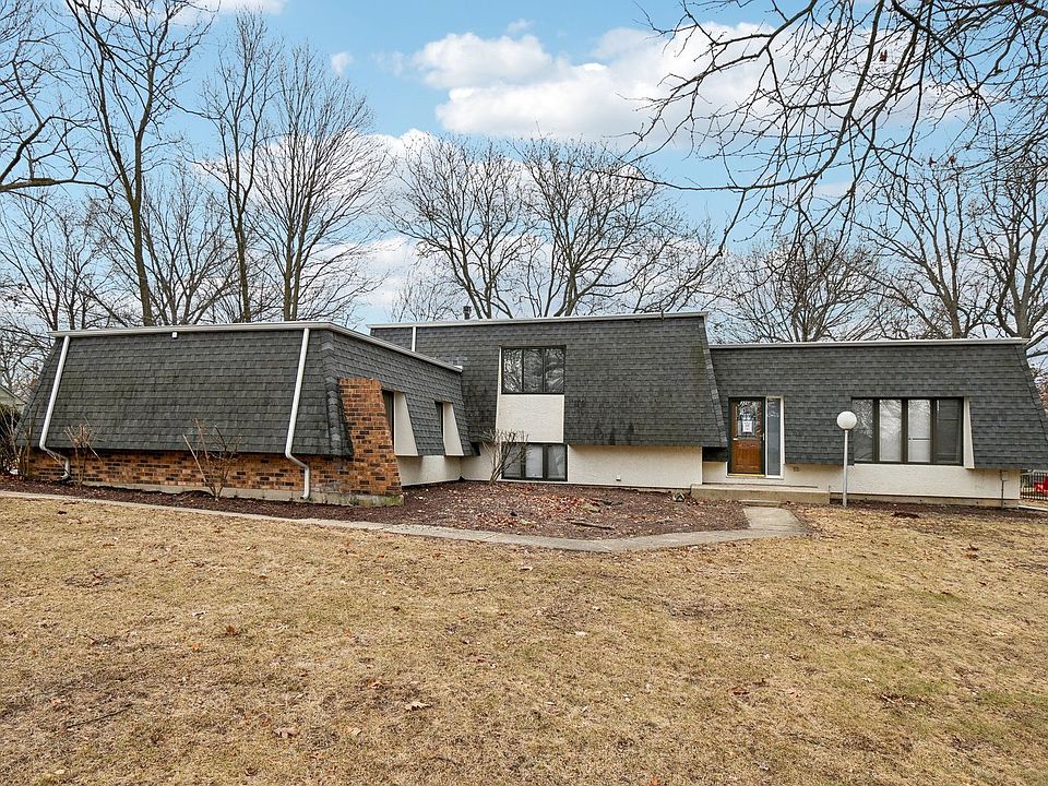 1st image of 326 Meadowrue Ln