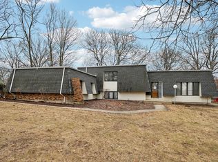 326 Meadowrue Ln, Batavia, IL 60510