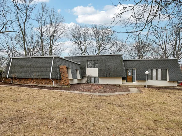 326 Meadowrue Ln, Batavia, IL 60510