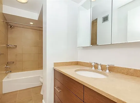 Rented by Christie's International Real Estate Group, LLC | media 2