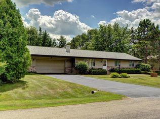 5845 Kelmor Dr, Roscoe, IL 61073