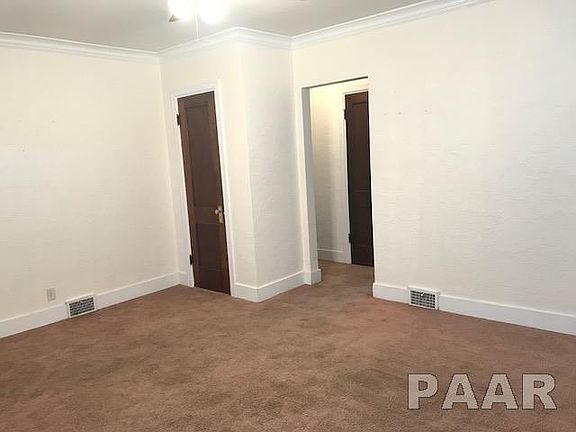 4th image of 2411 W Barker Ave