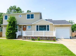 80 Westbury Ave, Plainview, NY 11803