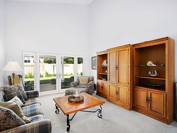 3rd image of 2975 E Sierra Dr