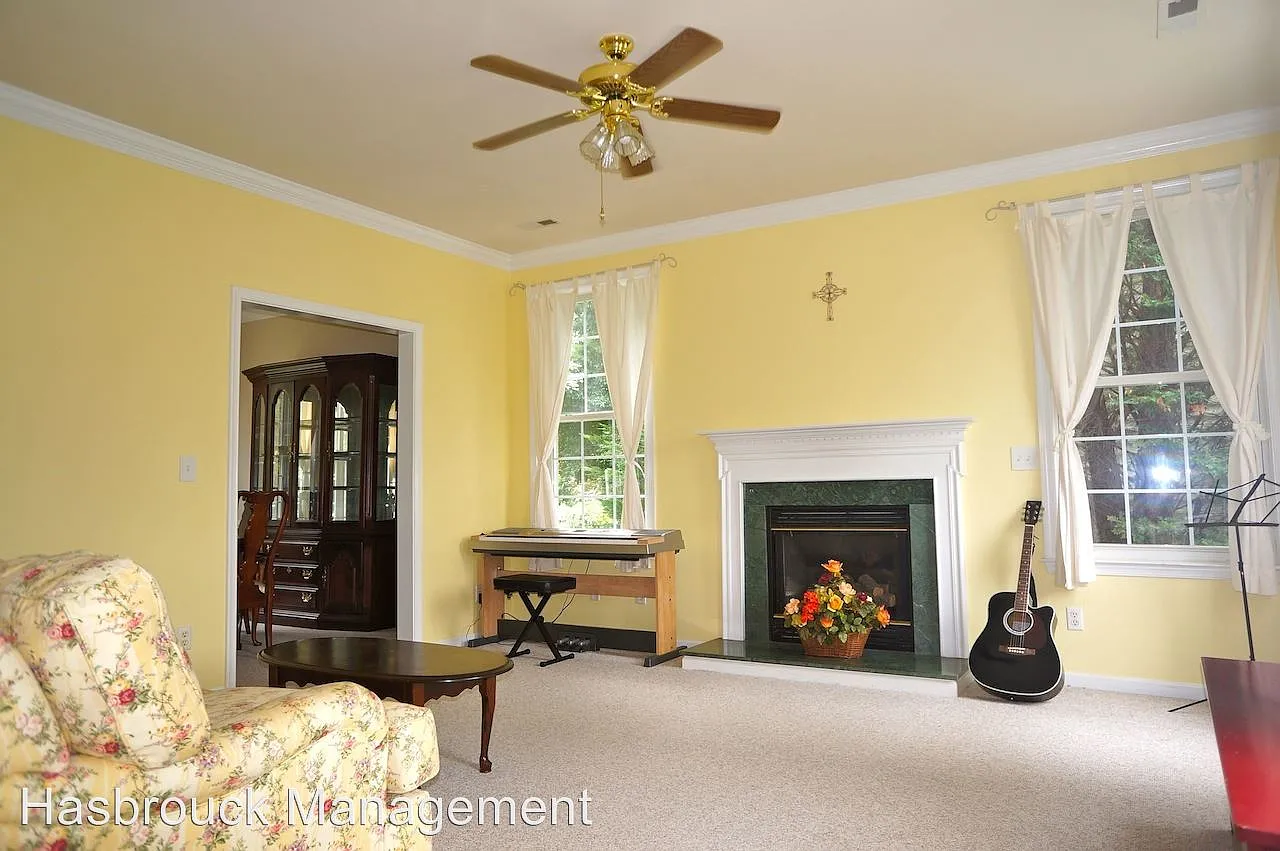 3249 Timberwood Pkwy photo 1
