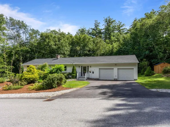 12 Hickory Lane, Bedford, NH 03110
