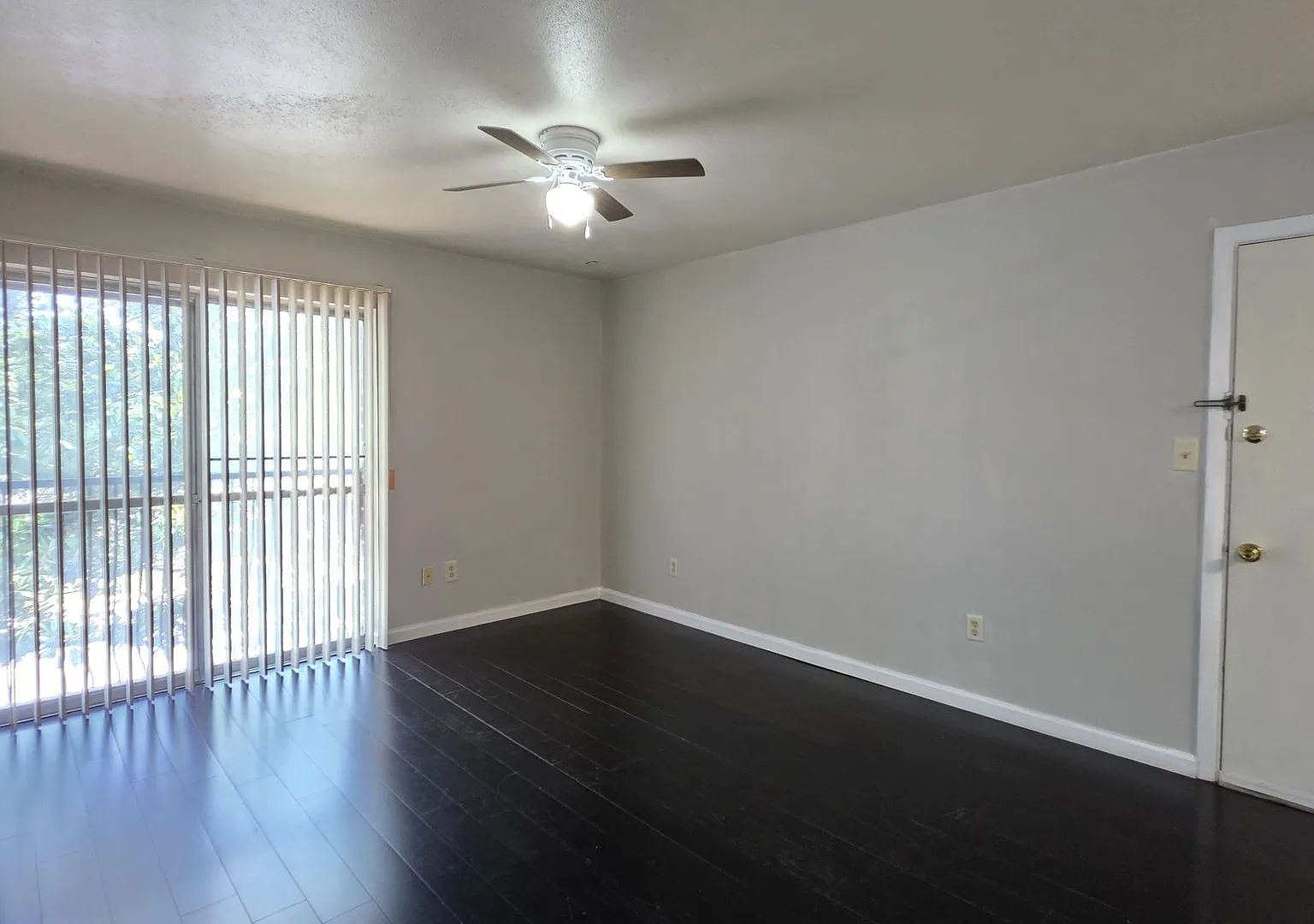 For Rent 1 Bed 1 Bath Condo Across Va Hospital, Available Now. — Photo 3