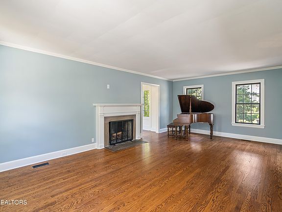 5th image of 512 Forest Hills Blvd