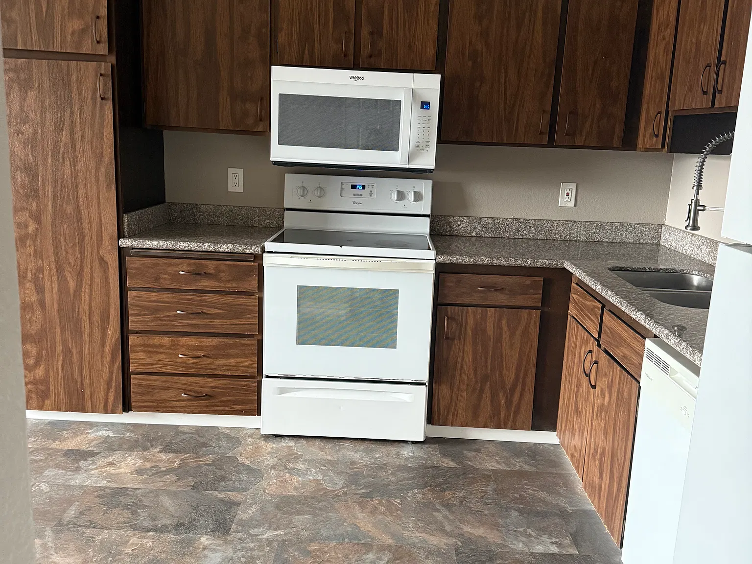 2 bed, 850 sqft, $1,150 — Photo 4