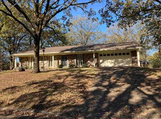 8 Lexington Rd, Little Rock, AR 72227