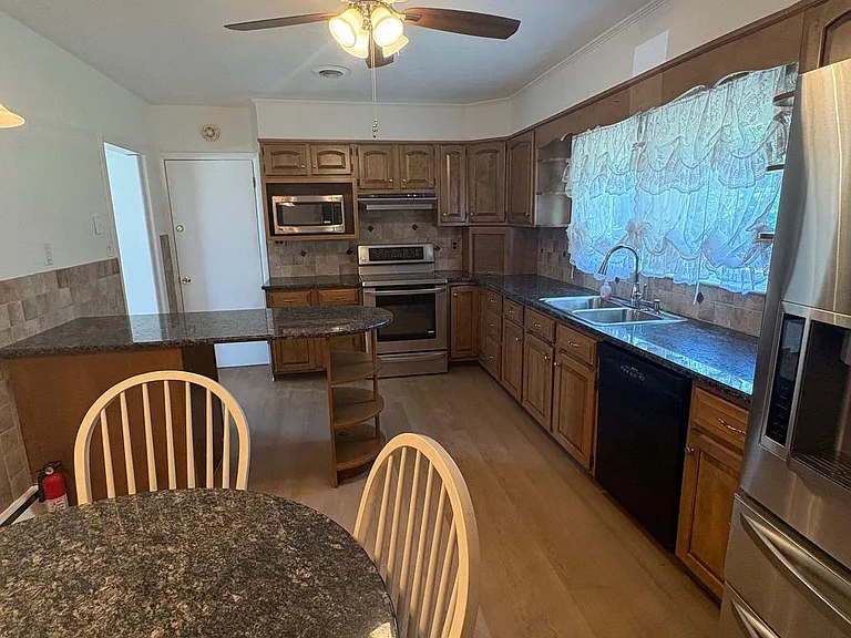 1215 Milltown Rd — Photo 14