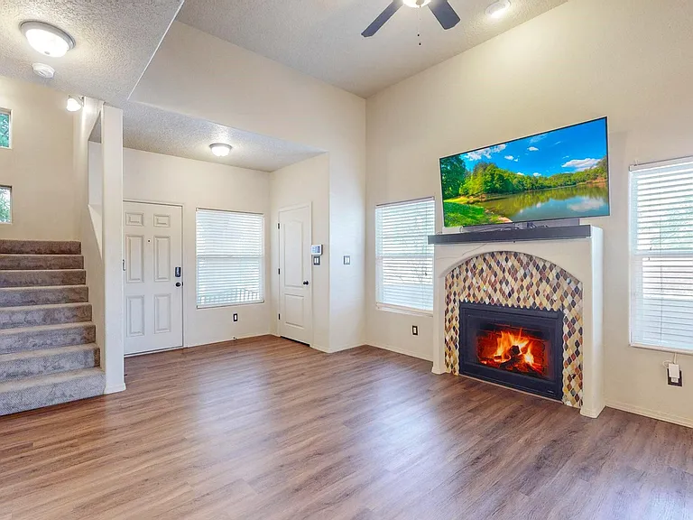 5700 Strand Loop SE — Photo 5