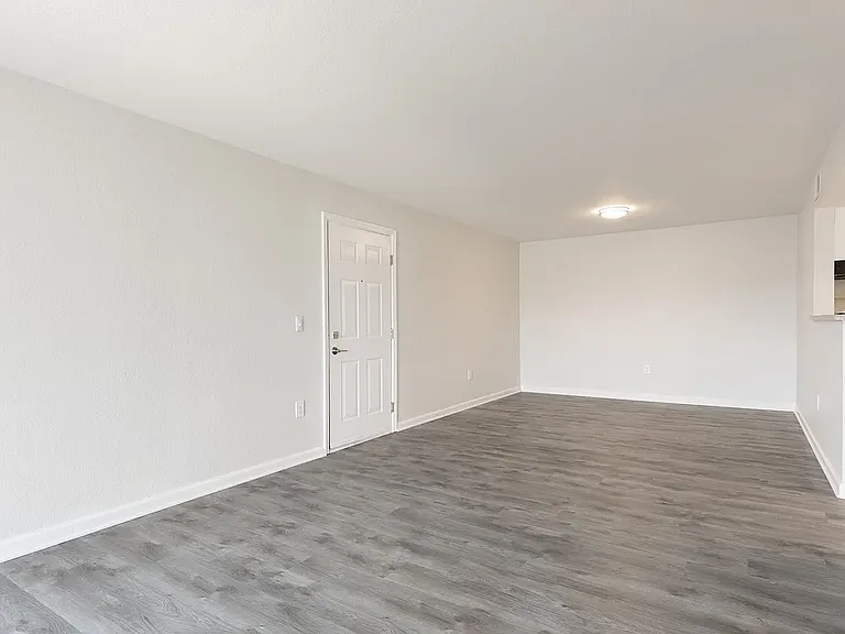 3833 Hoosier Woods Ct — Photo 9