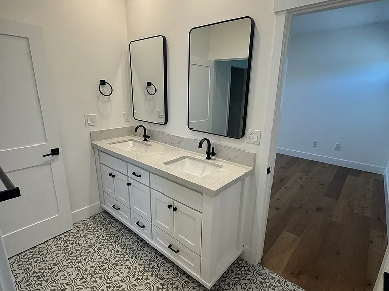 320 Cecile Ct — Photo 18