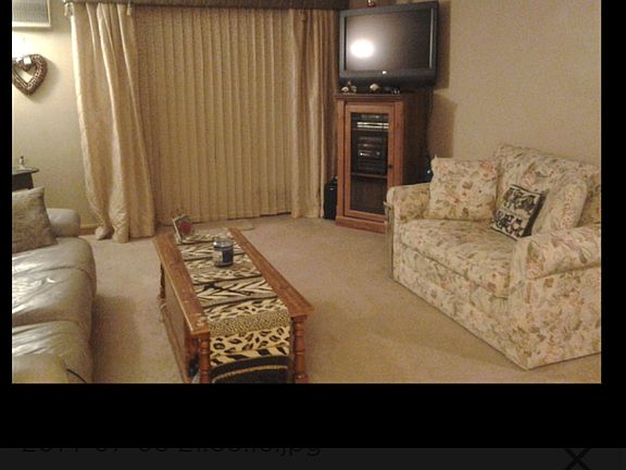 Living room with crown moulding