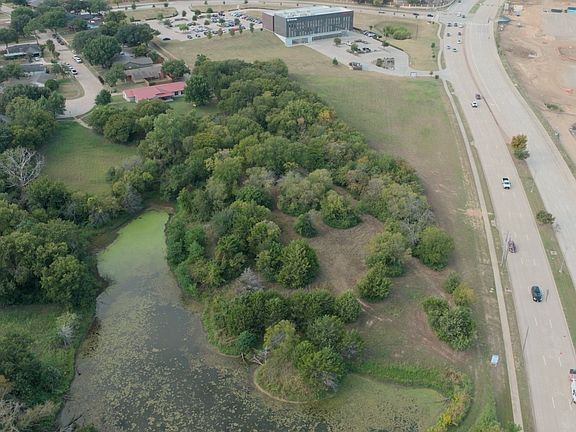 3rd image of 4550 Lakeridge Pkwy
