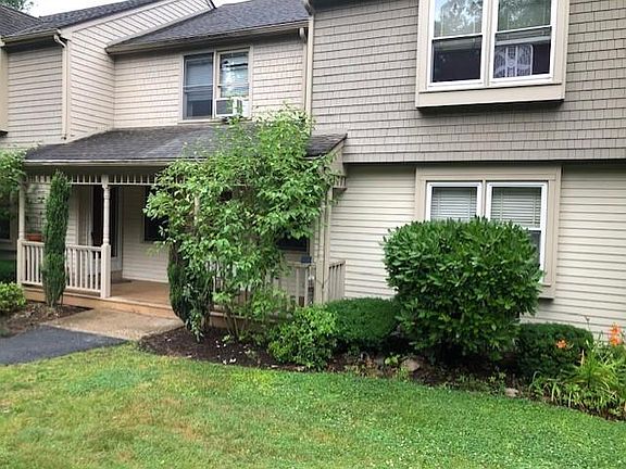 2nd image of 143 Fairway Dr #3