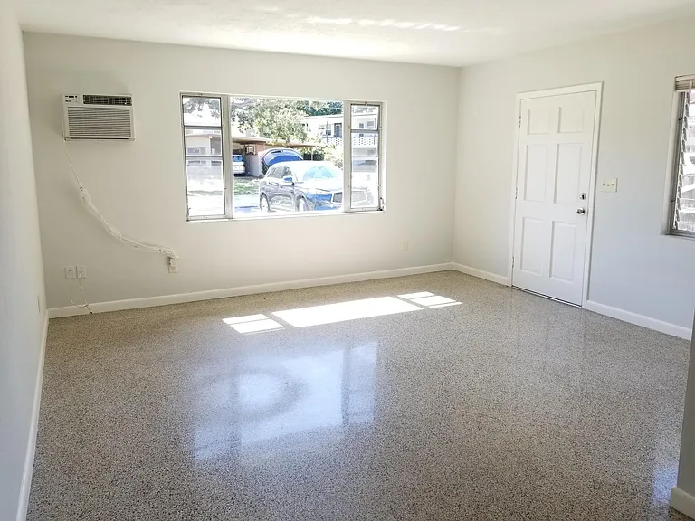 2325 Belmar Dr — Photo 4