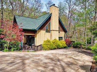 35 Birdnest Rd, Sapphire, NC 28774