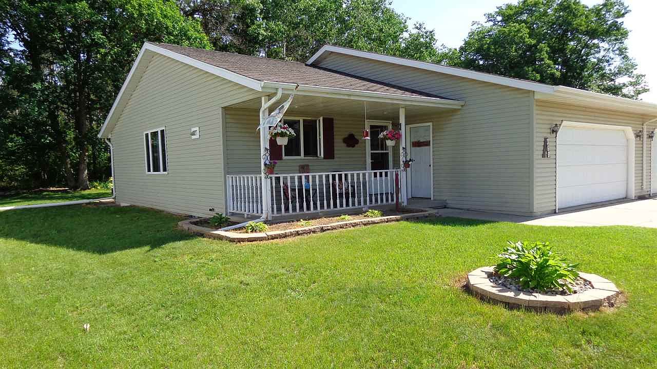 360 Pine St, Manawa, WI 54949 Zillow