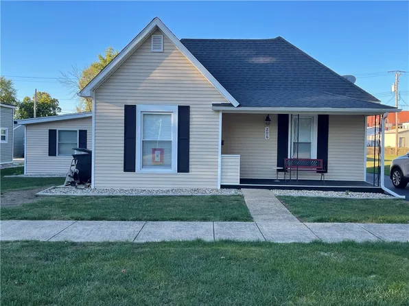 206 Park Pl, Rossville, IL 60963