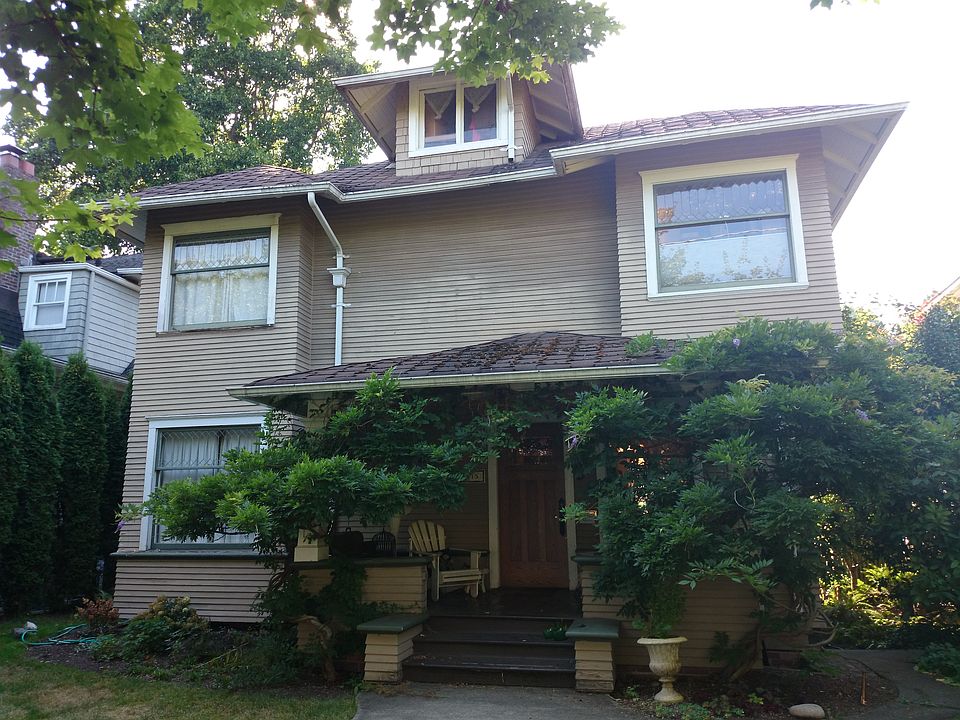 2nd image of 5615 20th Ave NE