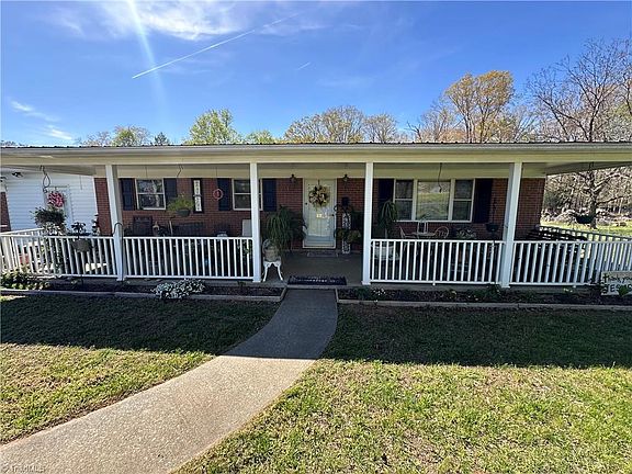 3rd image of 281 Spencer Meadow Rd