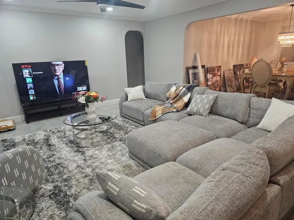 5500 Roosevelt Street, Hollywood, FL 33021