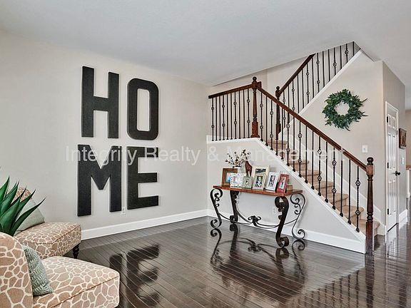 3rd image of 10337 Rotherwood Cir