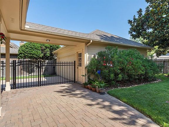 5th image of 2118 Woodside Dr