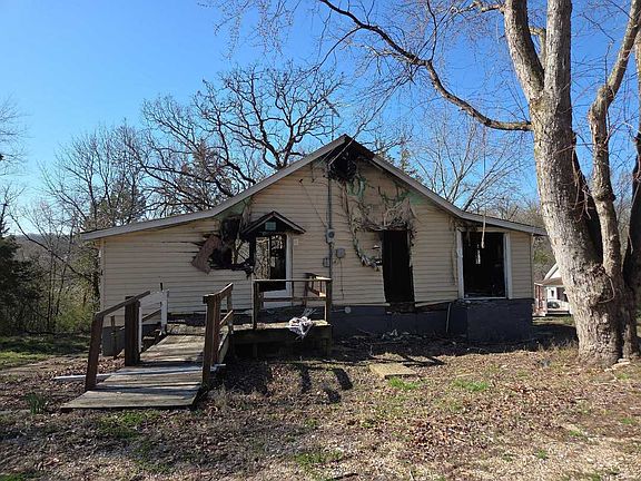 3rd image of 7065 Hillview Dr