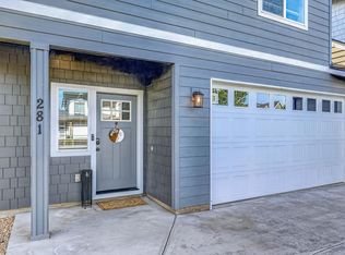 281 NW 29th St, Redmond, OR 97756