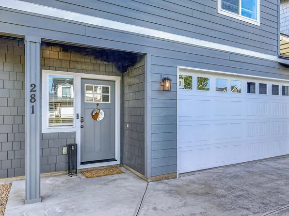 281 NW 29th St, Redmond, OR 97756