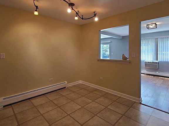 5th image of 10 E Lillian Ave Unit 1B
