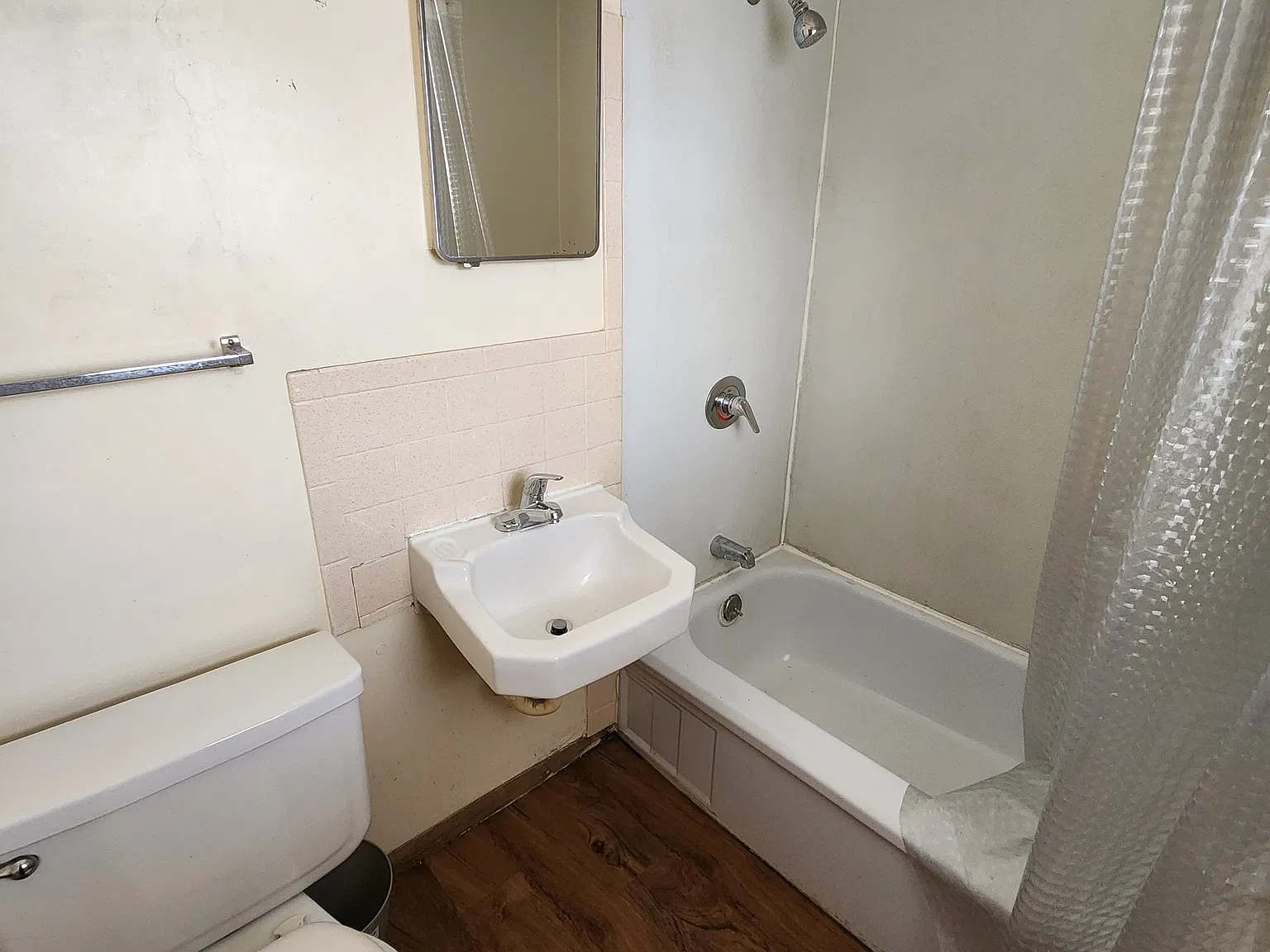 501 E Crawford St — Photo 4