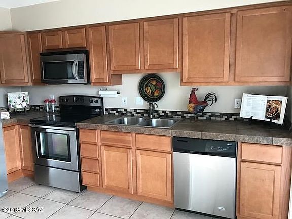 3rd image of 805 N Camino Seco