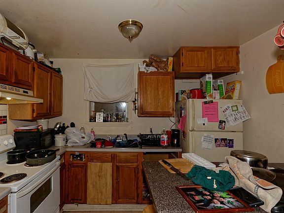 5th image of 2260 Old 6th Ave