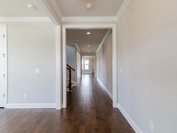 5th image of 105 Obree Ct Lot 39