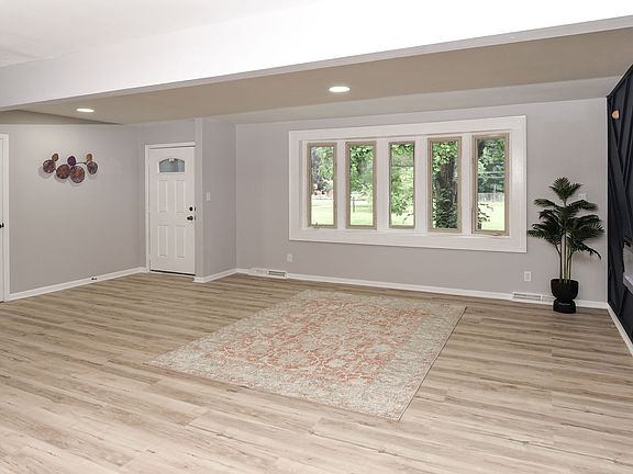 5th image of 4813 E Thompson Rd