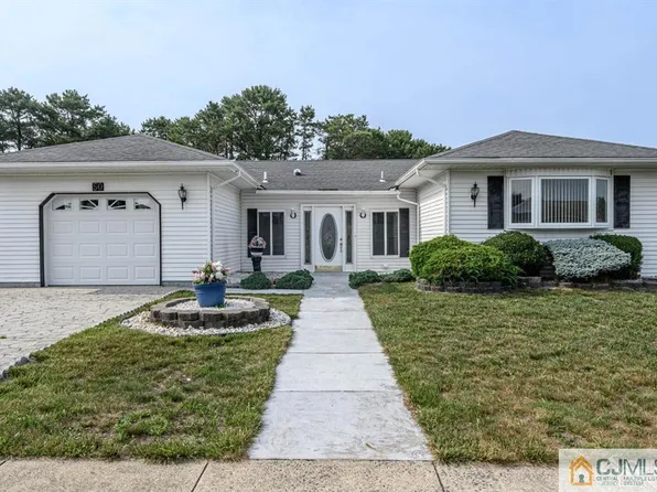 50 Prince Charles Dr, Toms River, NJ 08757