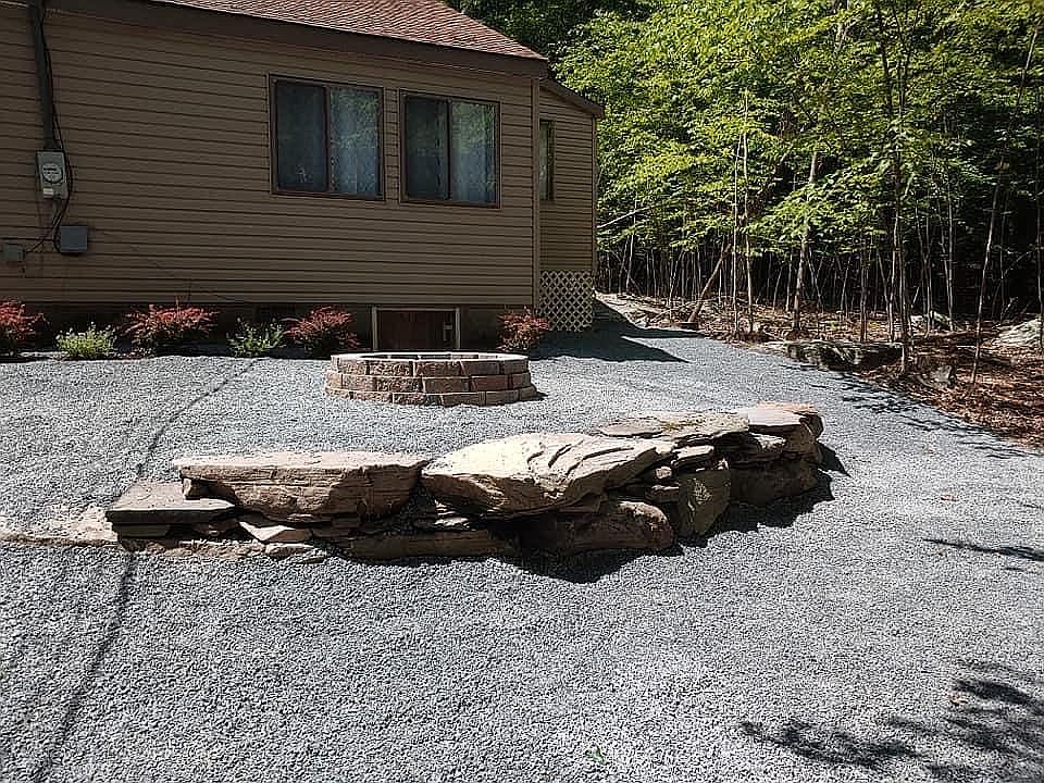 2nd image of 207 Falling Waters Blvd