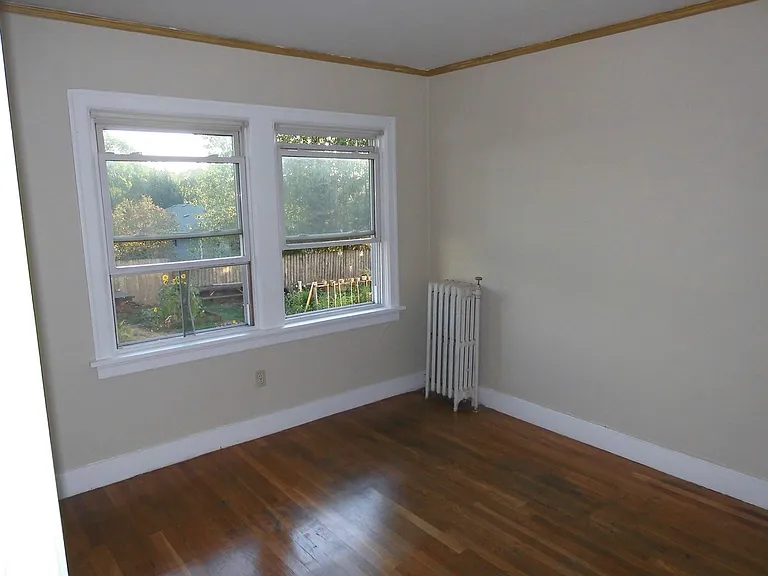 Renovated bedroom, nice and private!