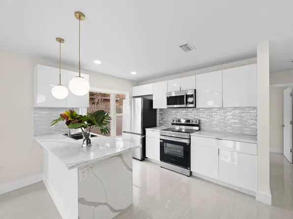 5664 Boynton Cres, Boynton Beach, FL 33437