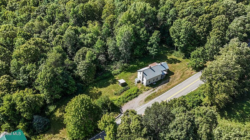 4th image of 802 Creek Road